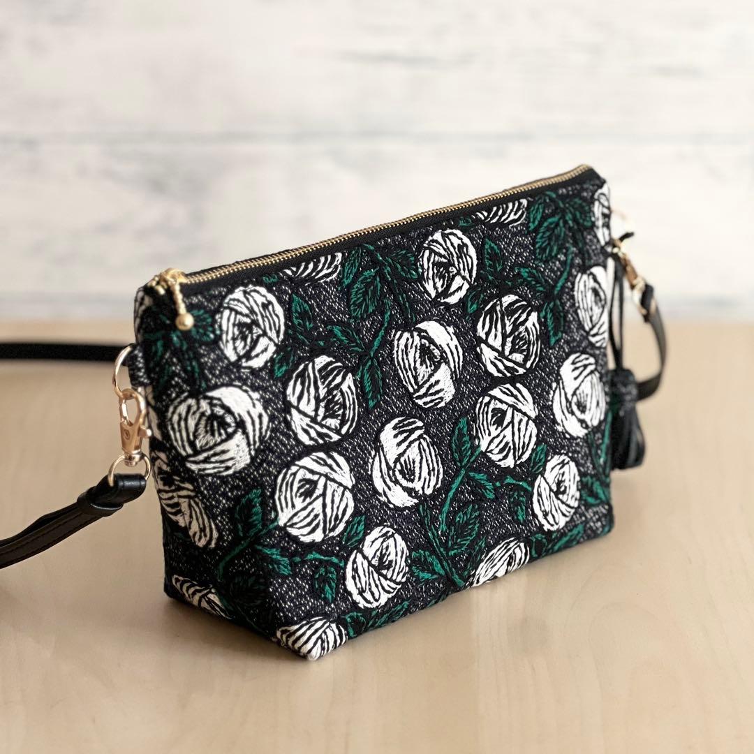 ミナペルホネン rosy navyショルダーバッグMB512-252