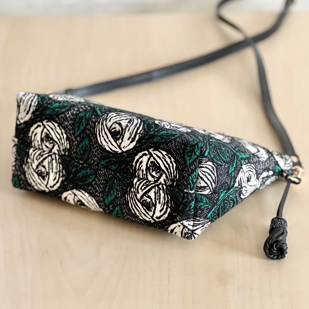 ミナペルホネン rosy navyショルダーバッグMB512-252