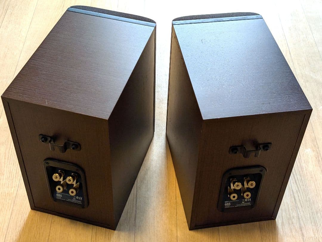 Bowers&Wilkins 685型 ブックシェルフ型スピーカー