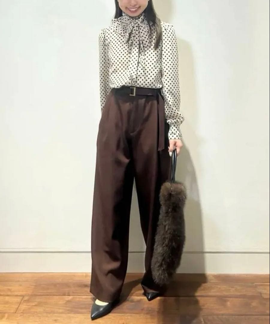 ルルウィルビー　ドット柄リボン付きブラウス