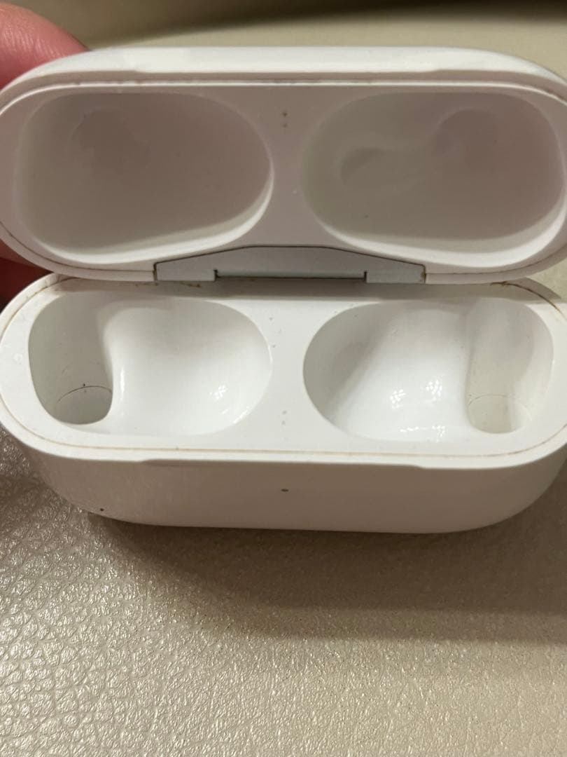 AirPods Pro 本体 左耳 充電ケース付き