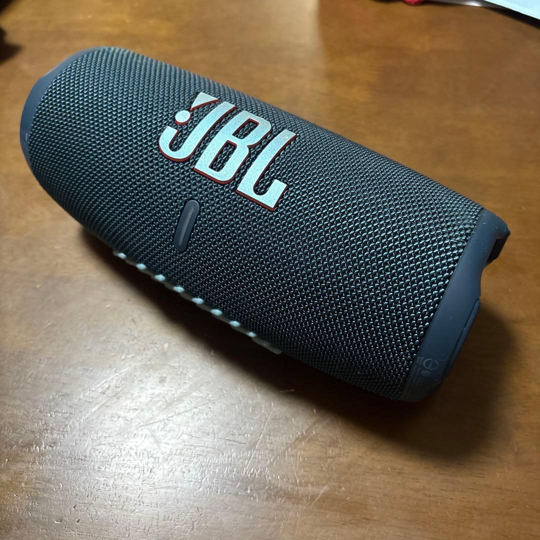JBL ワイヤレススピーカー　CHARGE5 ブルー