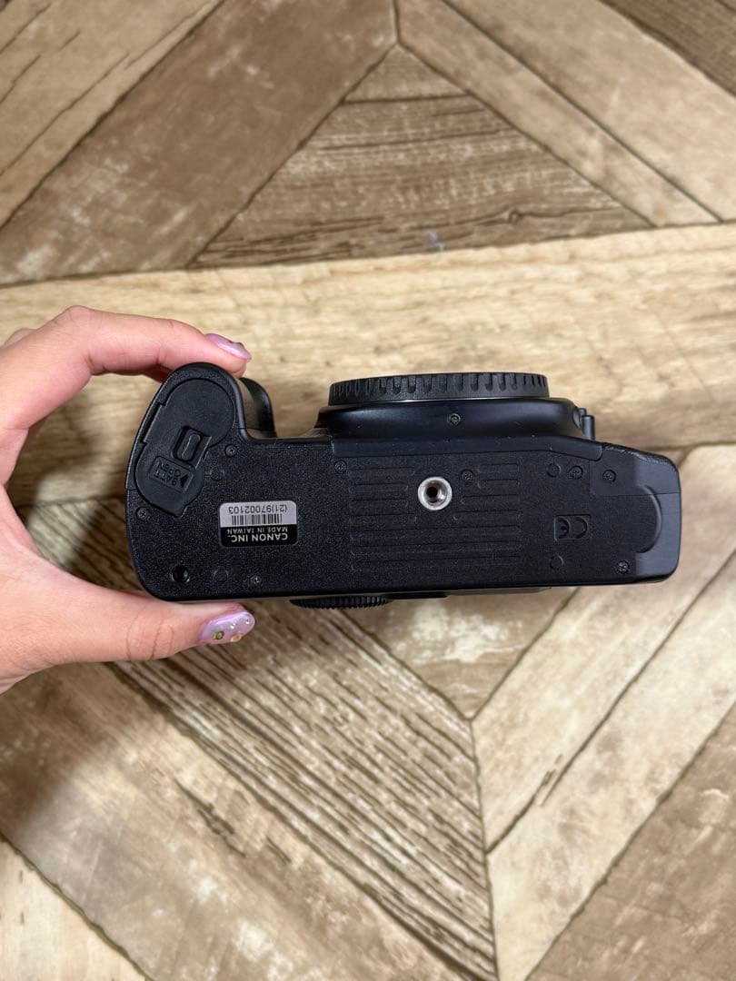 美品 Canon EOS 7 フィルム 一眼レフカメラ BP-300付き