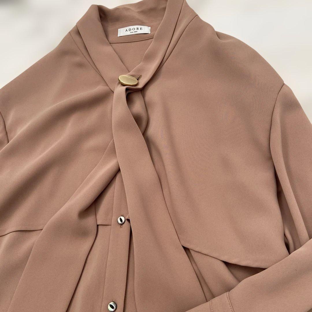 アドーア　ライトジョーゼットボウタイブラウス　38