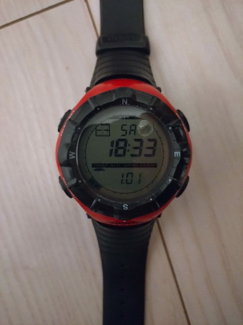 美品 初期型 レア SUUNTO スント VECTOR ベクター 赤 RED