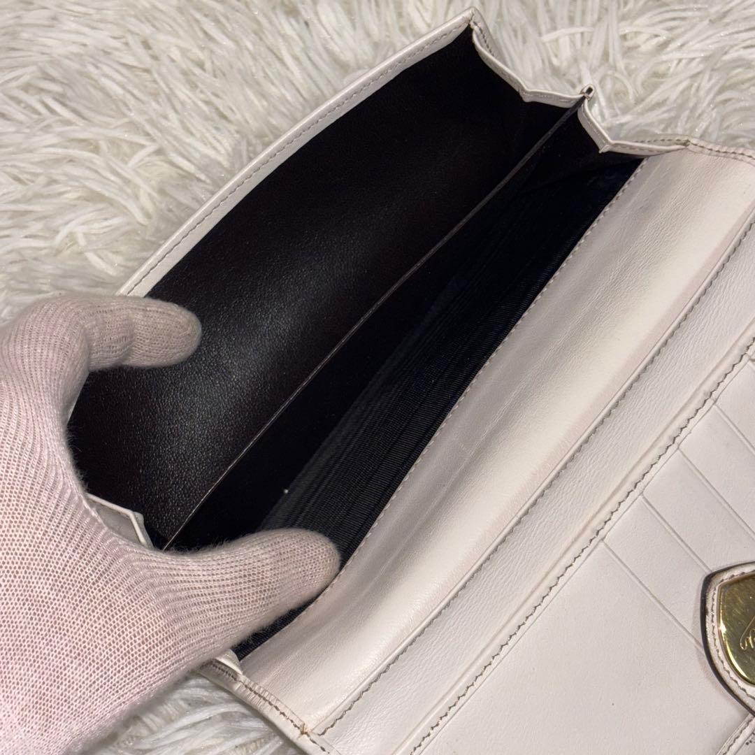 GUCCI GGキャンバス ラブリーハート 長財布 Wホック　白　ロゴ