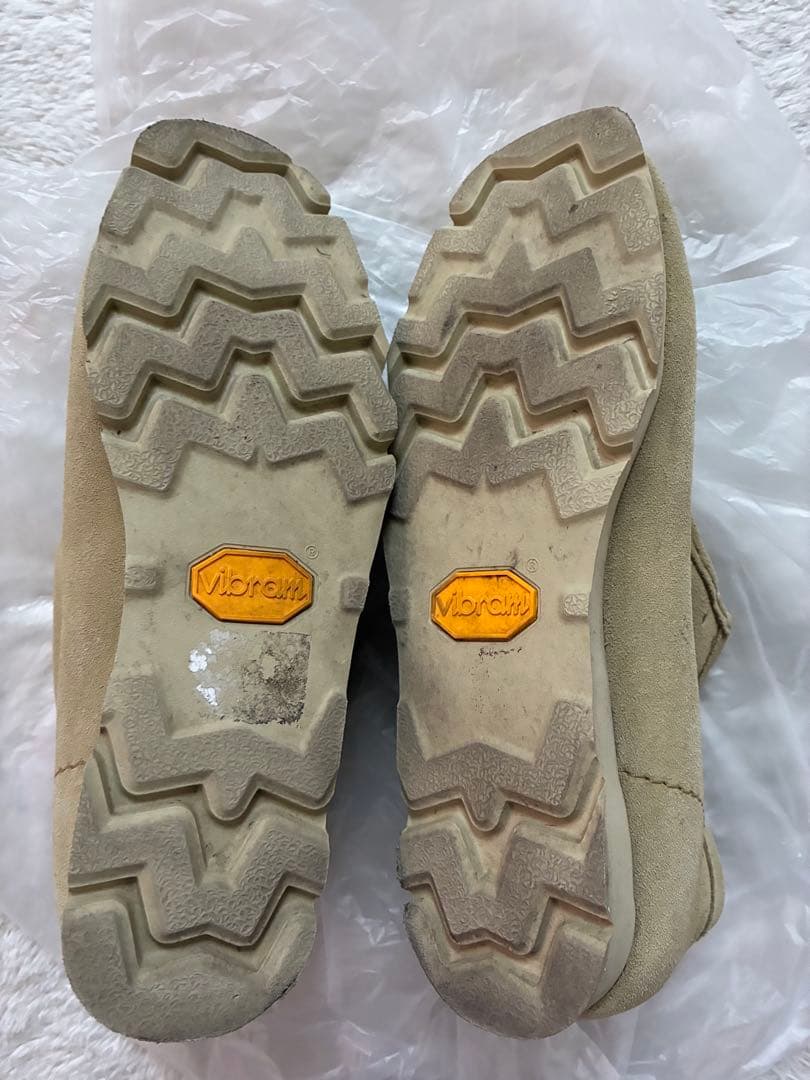 クラークス ビームス別注 コラボ ワラビー ゴアテックス 防水スエード