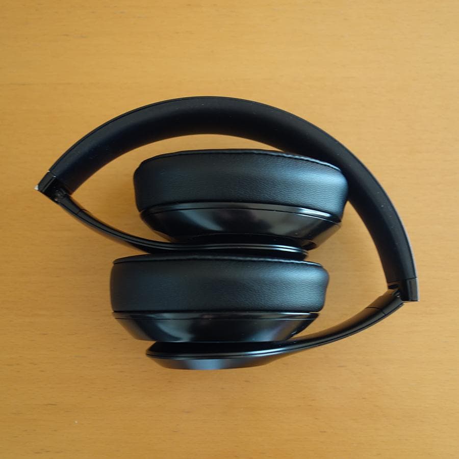 【2022年製美品】BEATS STUDIO3 ワイヤレスヘッドホン 黒