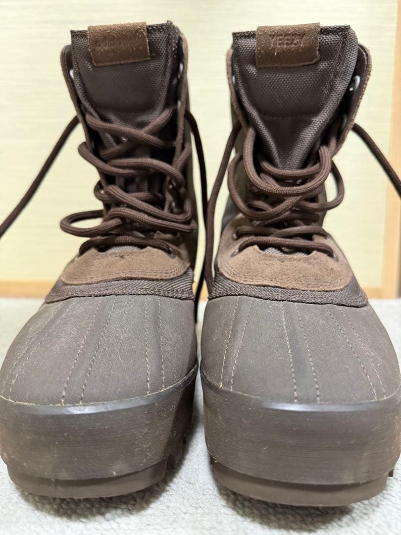靴 adidas yeezy 950 chocolate 25.5