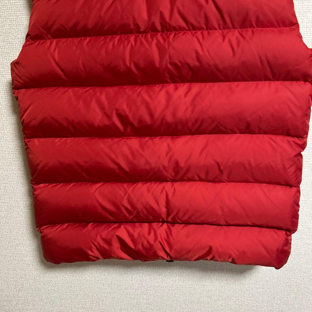 モンクレールレッド ダウンベスト
