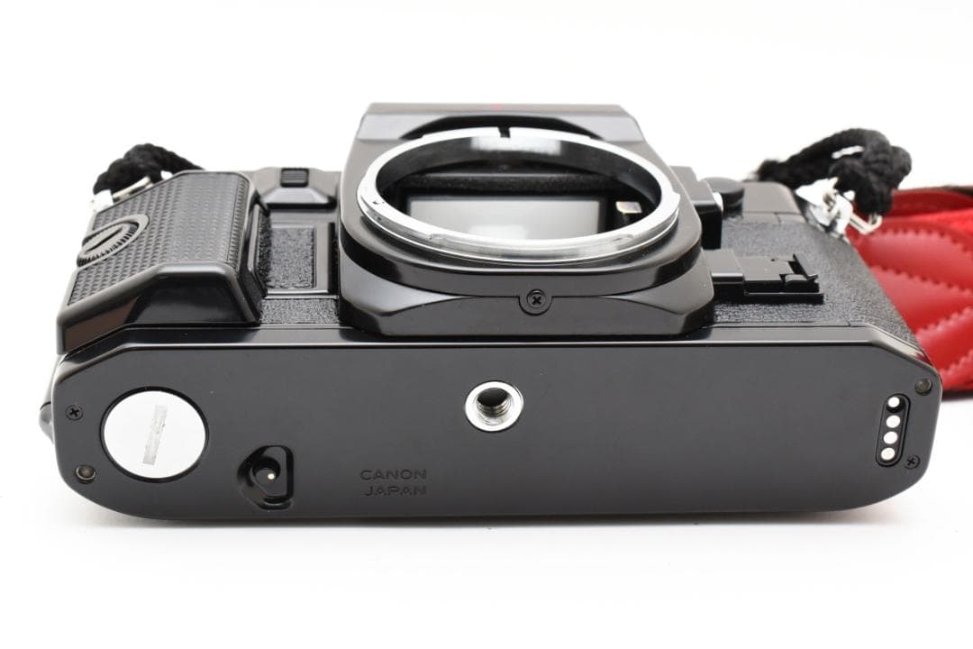 超美品 CANON キャノン A-1　フィルムカメラ モルト新品交換済 M020