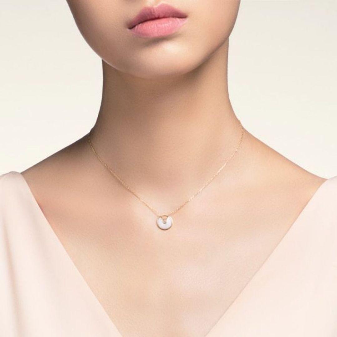 Cartier　アミュレット マザーオブパール ネックレス