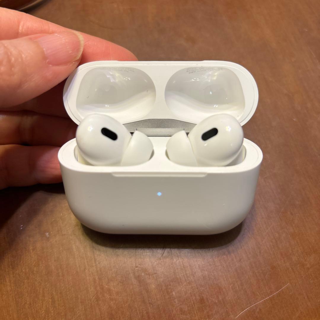 あ*こ様 AirPods Pro 第二世代　　本体 ホワイト