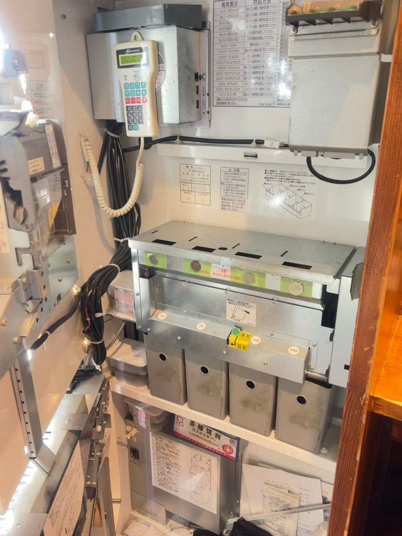 券売機　芝浦KB-172NNS シリーズ中古現役バリバリ活躍中　新紙幣対応済み