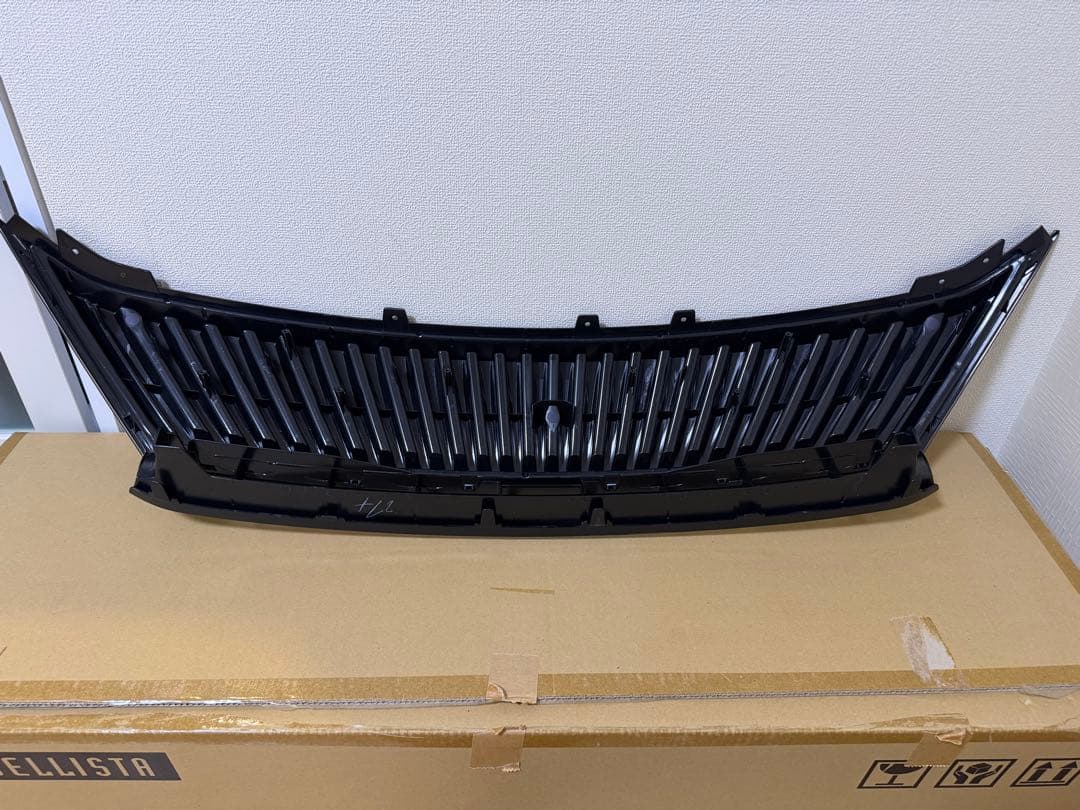 純正　ハリアー　60系　フロントグリル