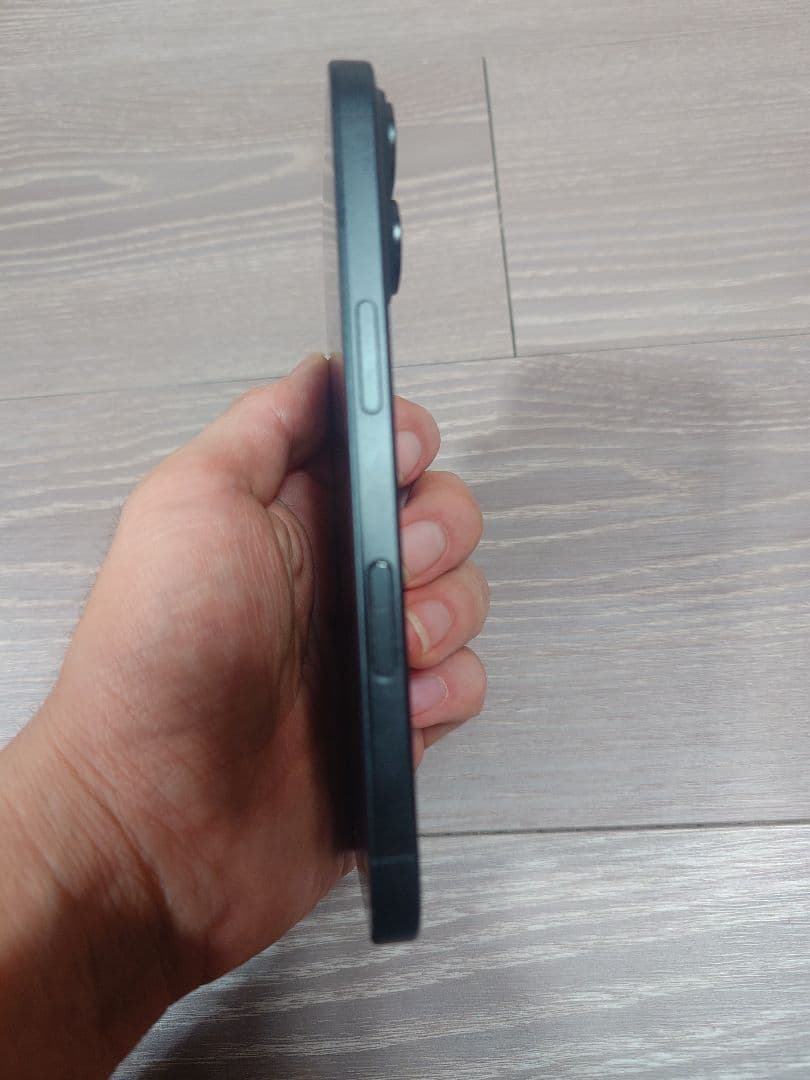 美品　Apple iPhone 16 ブラック 256GB