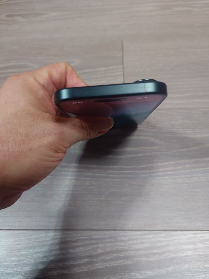 美品　Apple iPhone 16 ブラック 256GB