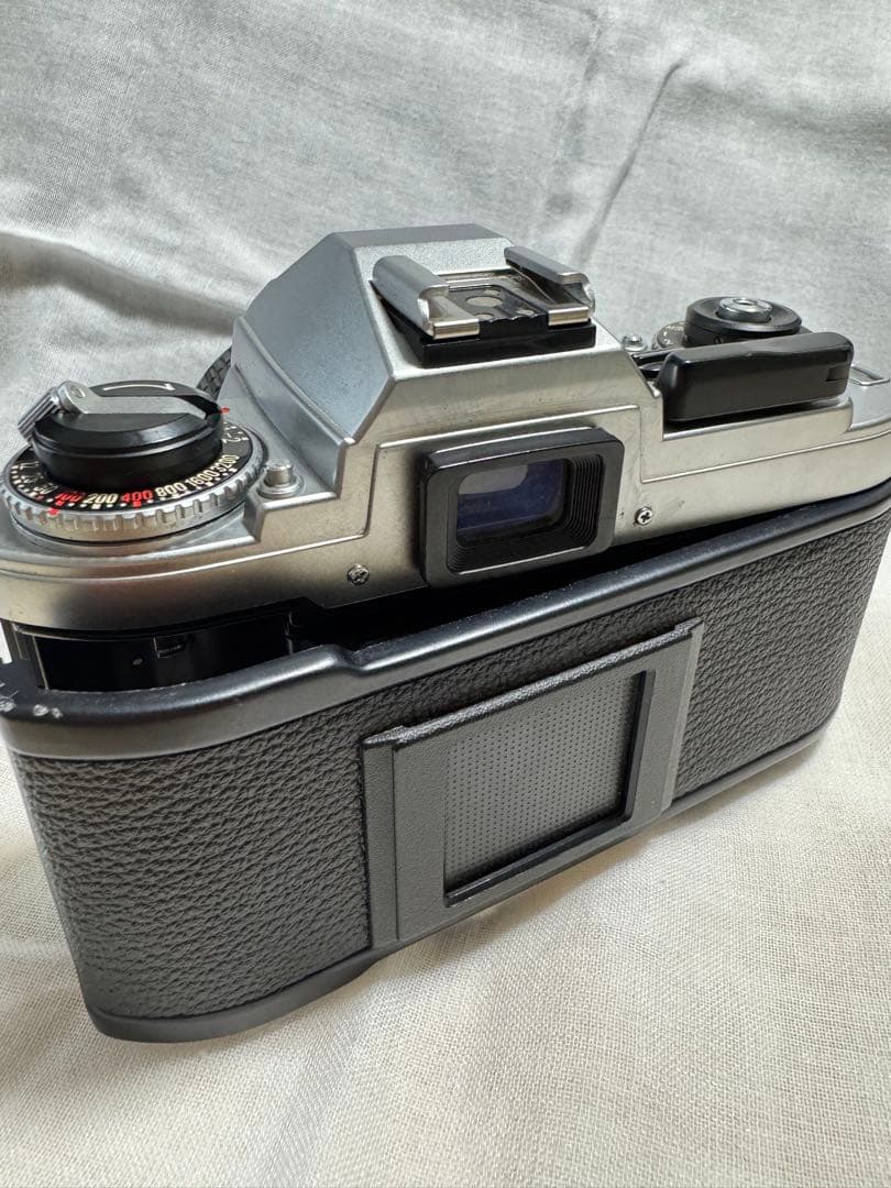 Nikon FG + Nikkor 50mm f/1.4 レンズ付き