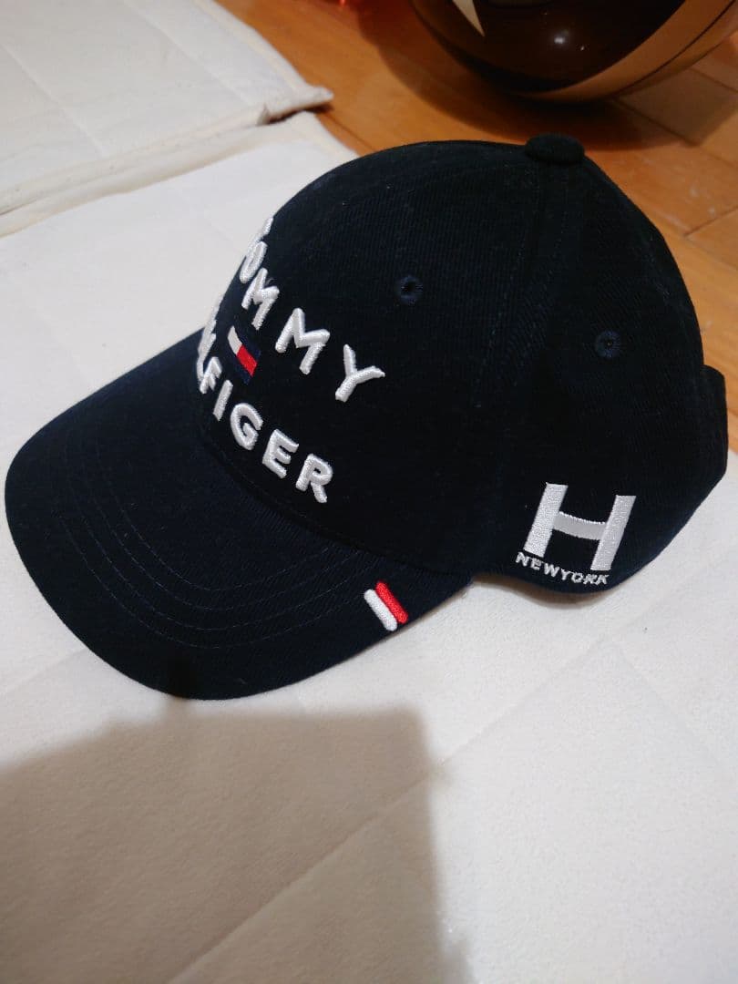 トミーヒルフィガーゴルフ上下、帽子、レッグウォーマー、セット