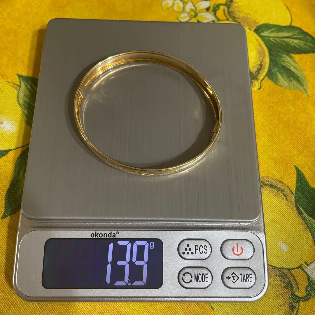 ウノアエレ　k18 ゴールドエングレーブバングル　四葉