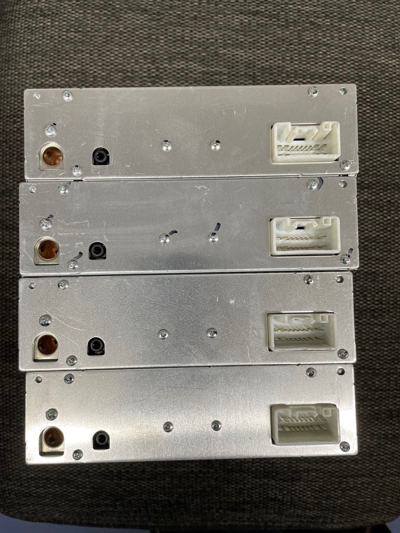 【新車取外し品】　clarion製オーディオ　4つセット