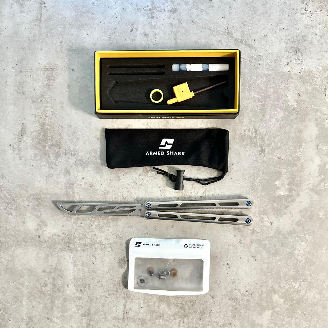 バタフライナイフトレーナー ARMED SHARK Tsunami チタニウム