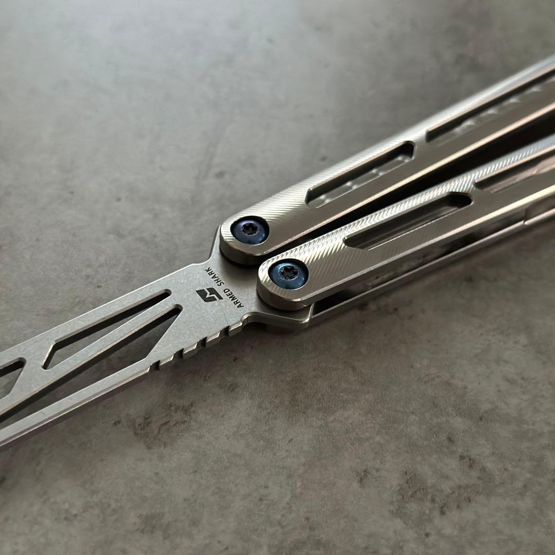 バタフライナイフトレーナー ARMED SHARK Tsunami チタニウム