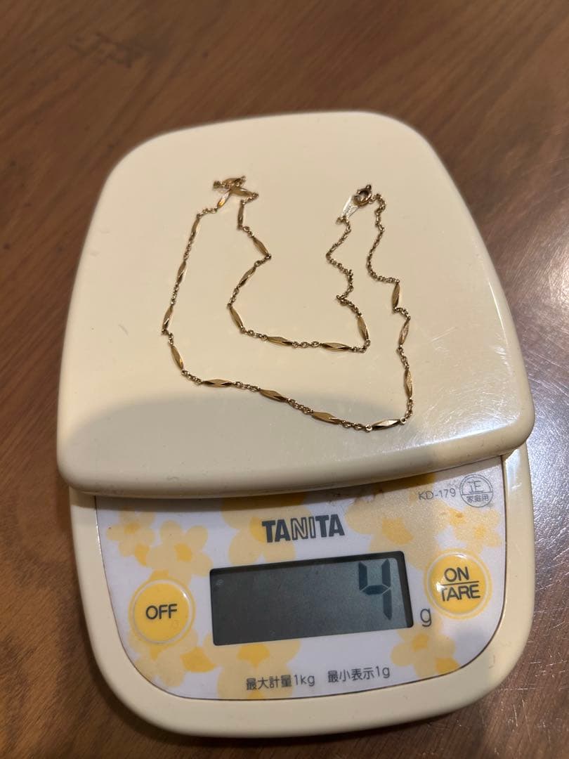 あ*ろ様 18金のレディースネックレスです！ 重さは4gです ネックレスのみにな