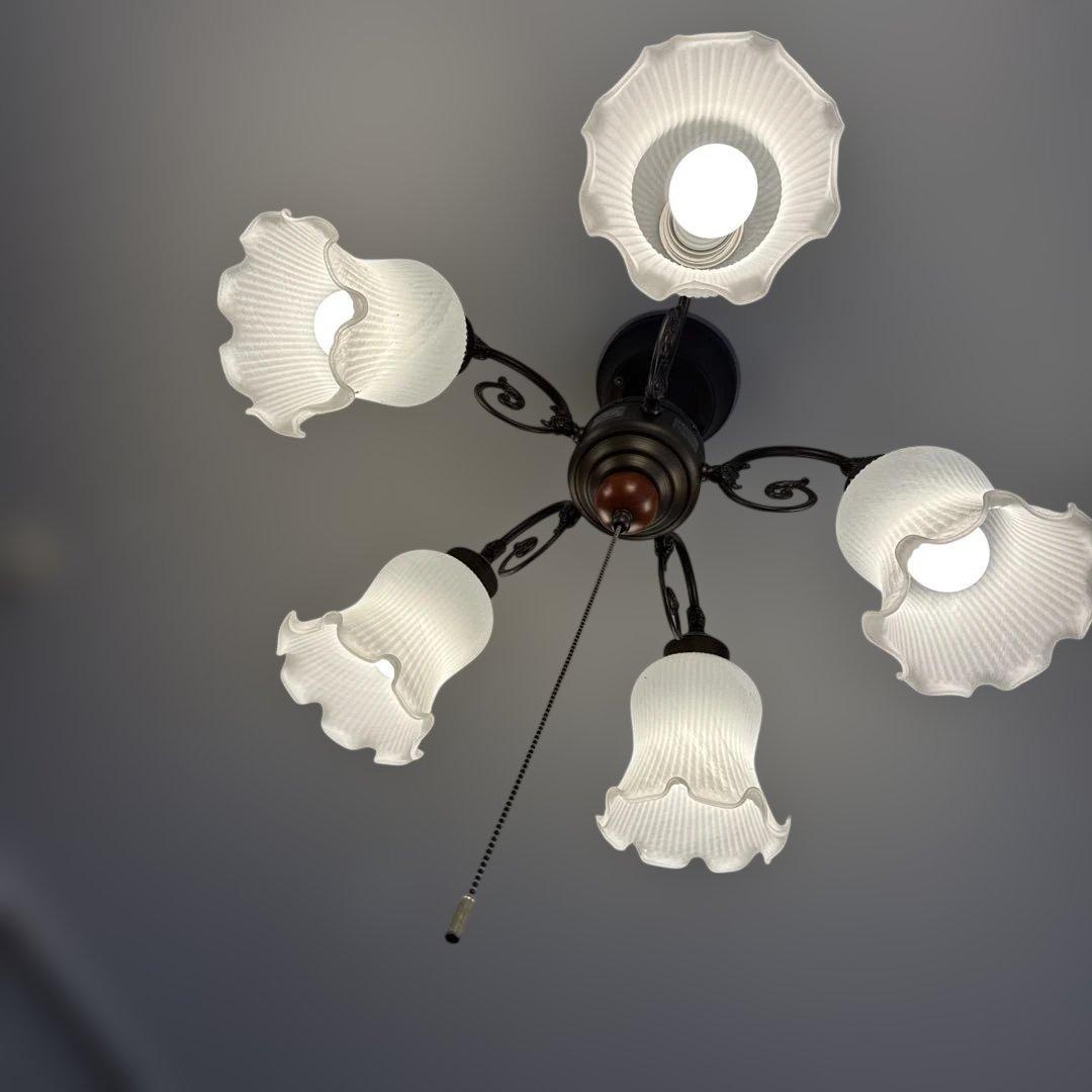 ヴィンテージシャンデリア 5灯LED付　フロストガラスと真鍮とウォルナット