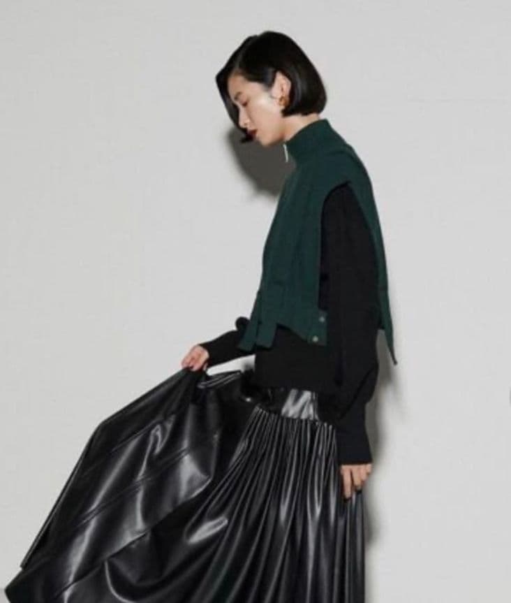 新品未使用　UN3D. ダークグリーン フロントジッパーニットベスト