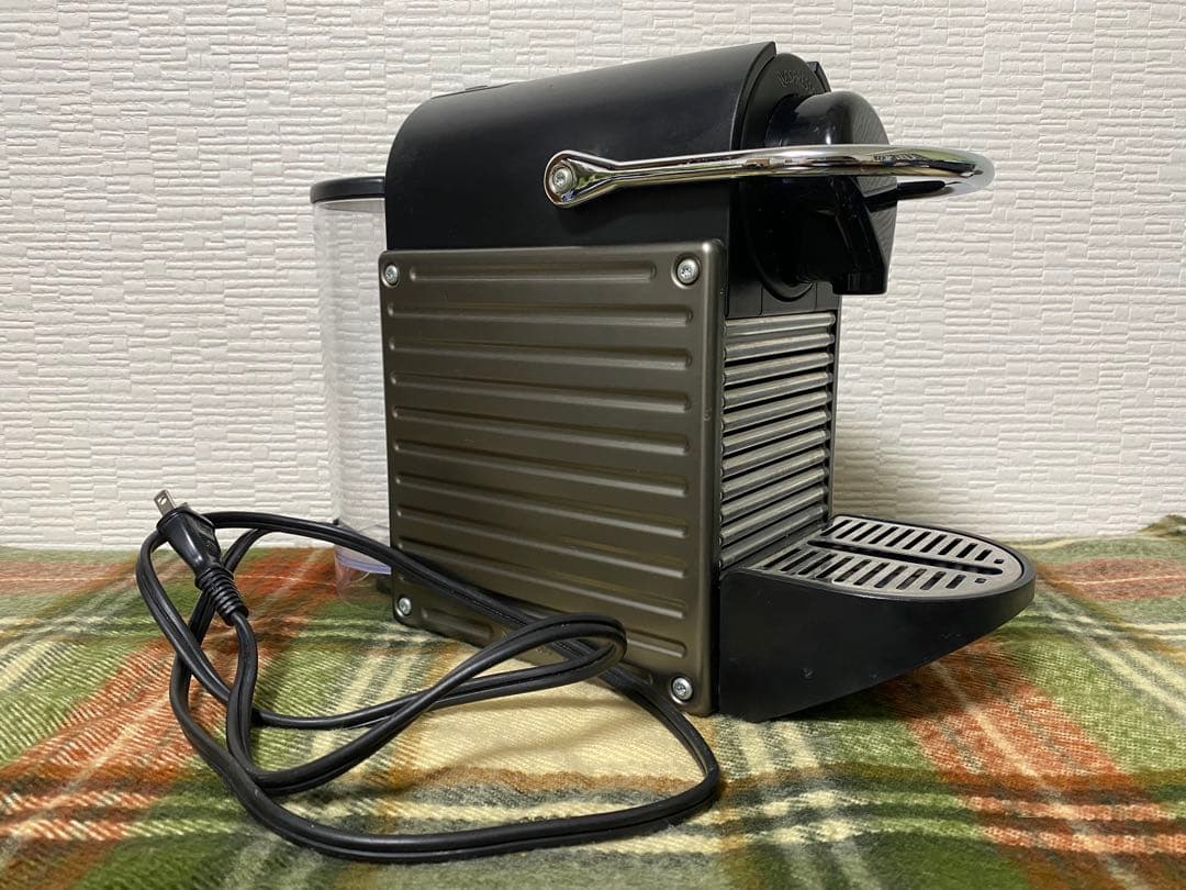 Nespresso C60 エスプレッソマシン（ミルクフォーマー付き）