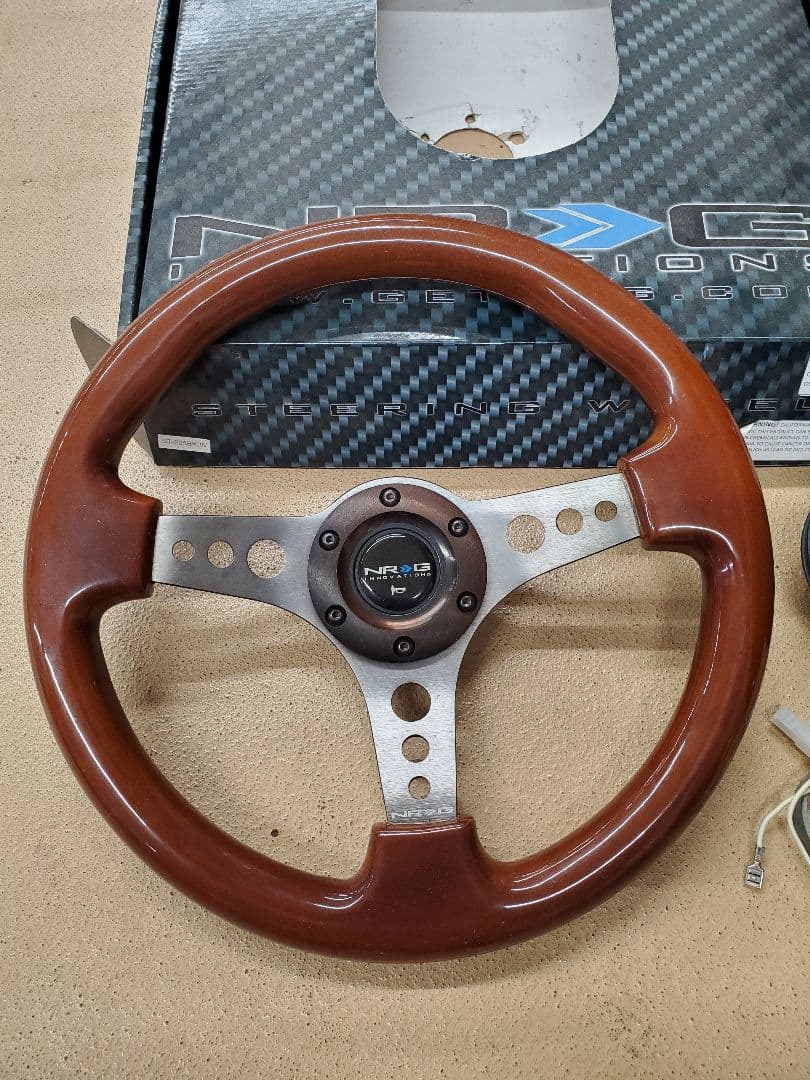 NRG ウッドステアリング 33パイ