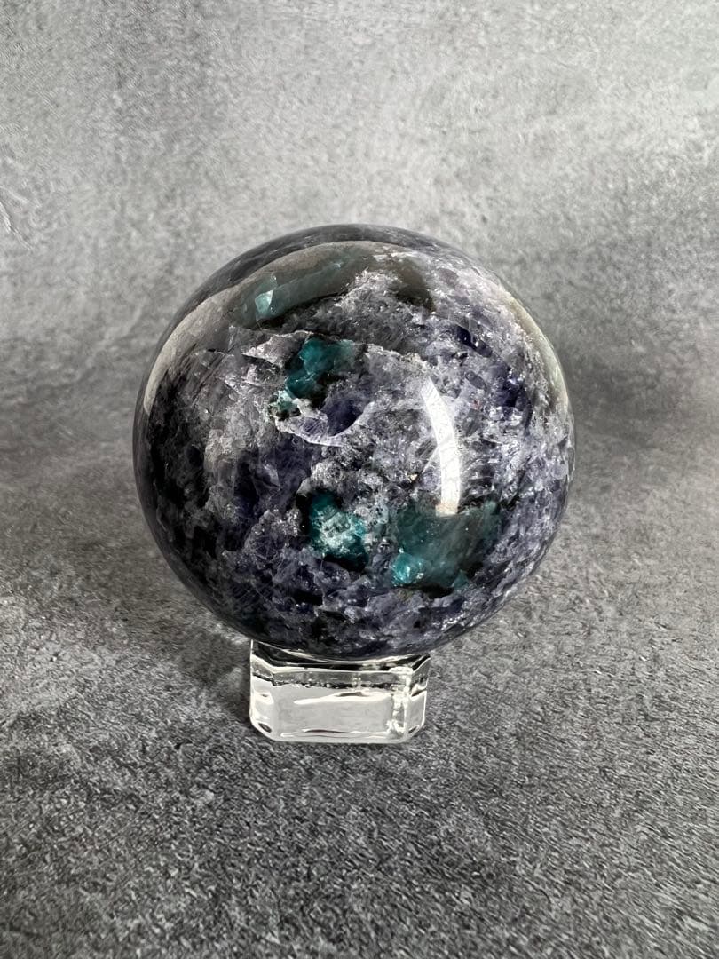 高品質　アイオライト　エメラルド　グリーンカイヤナイト　共生　スフィア