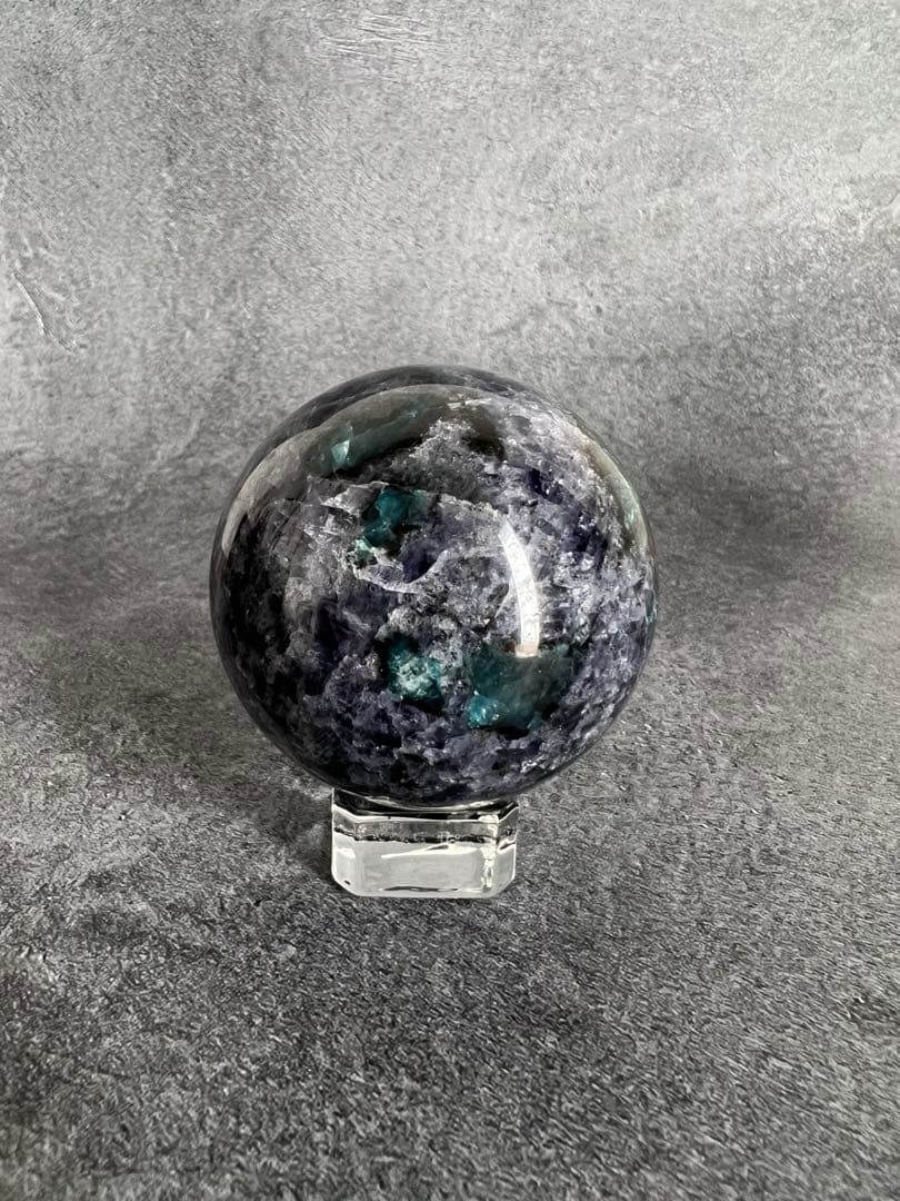 高品質　アイオライト　エメラルド　グリーンカイヤナイト　共生　スフィア