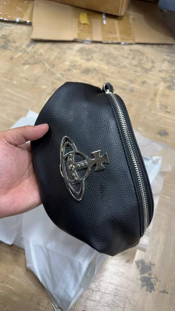 Vivienne Westwood ブラック ボディバッグ　ウエストポーチ