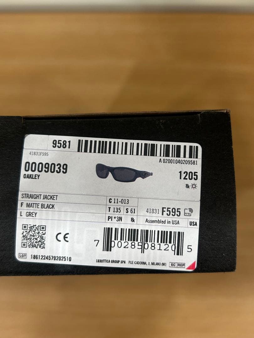 正規品　OAKLEY STRAIGTH JACKET