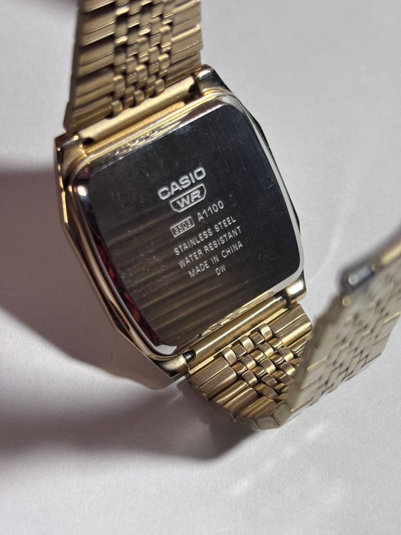 CASIO A1100G-5JFゴールド レトロフューチャーほぼ未使用品