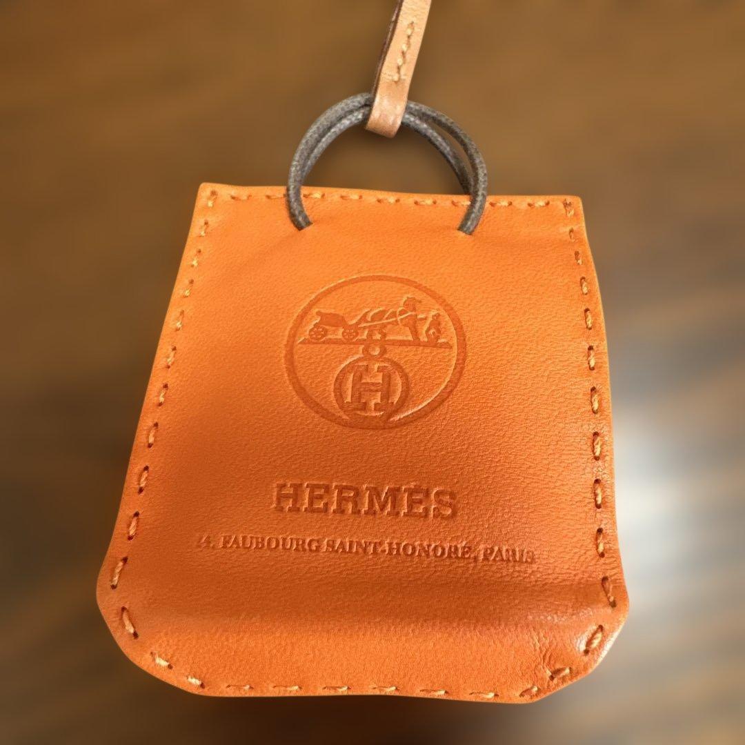 ラ*】様 HERMES レザー チャーム オレンジ