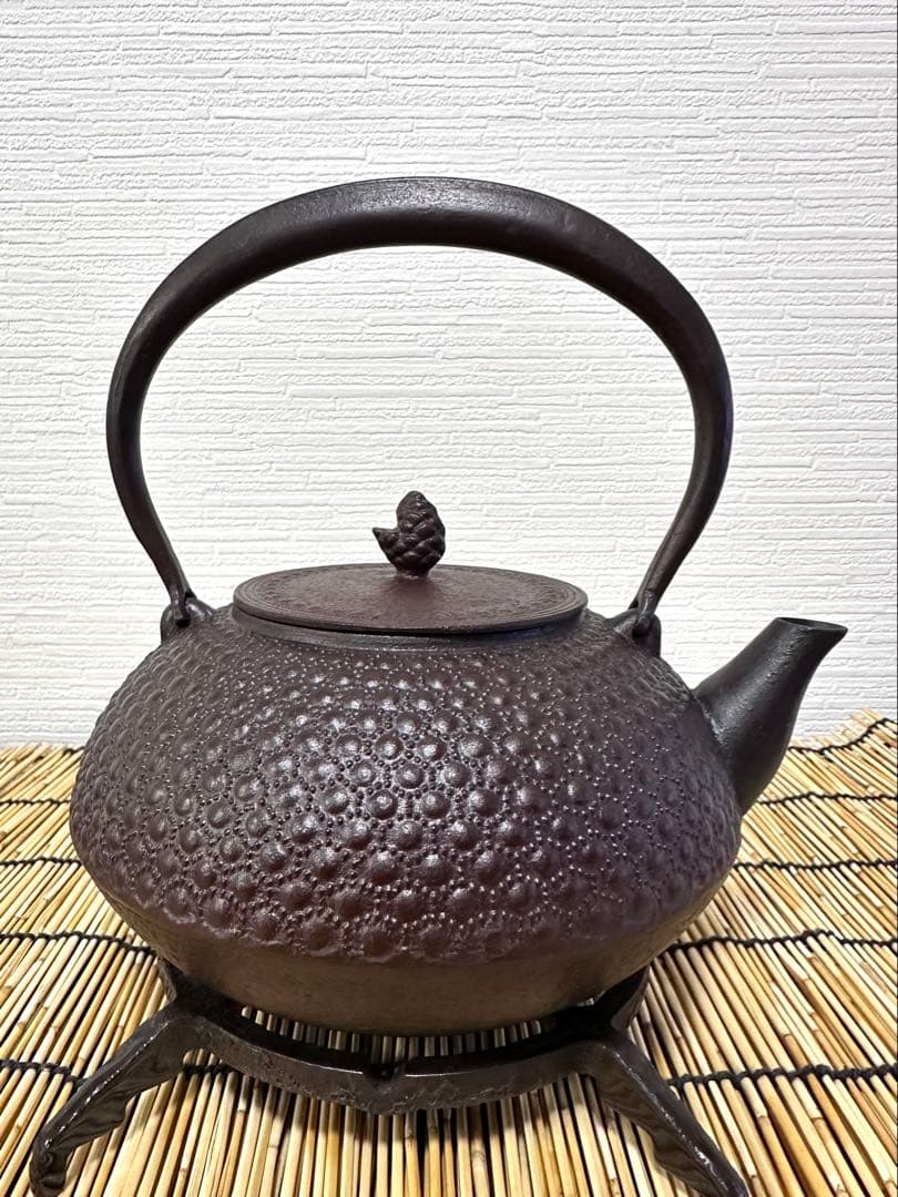 ほぼ未使用、美品　岩手県奥州水沢幸工芸　現代の名工 佐藤勝久造　１５型　南部鉄瓶