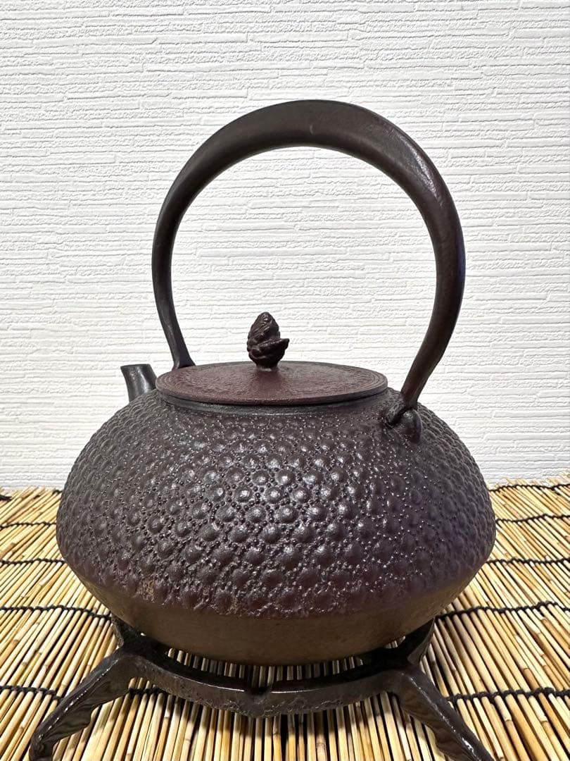 ほぼ未使用、美品　岩手県奥州水沢幸工芸　現代の名工 佐藤勝久造　１５型　南部鉄瓶