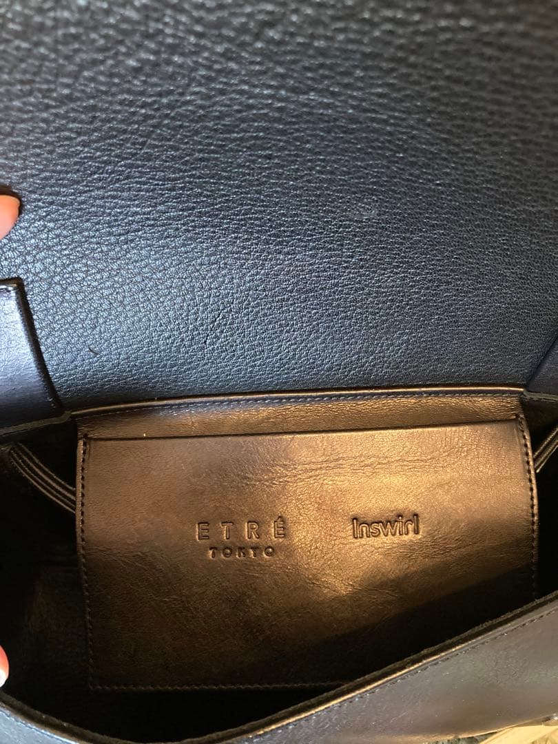 ETRE TOKYO × Inswirl ディアスキンボディバッグ ブラック