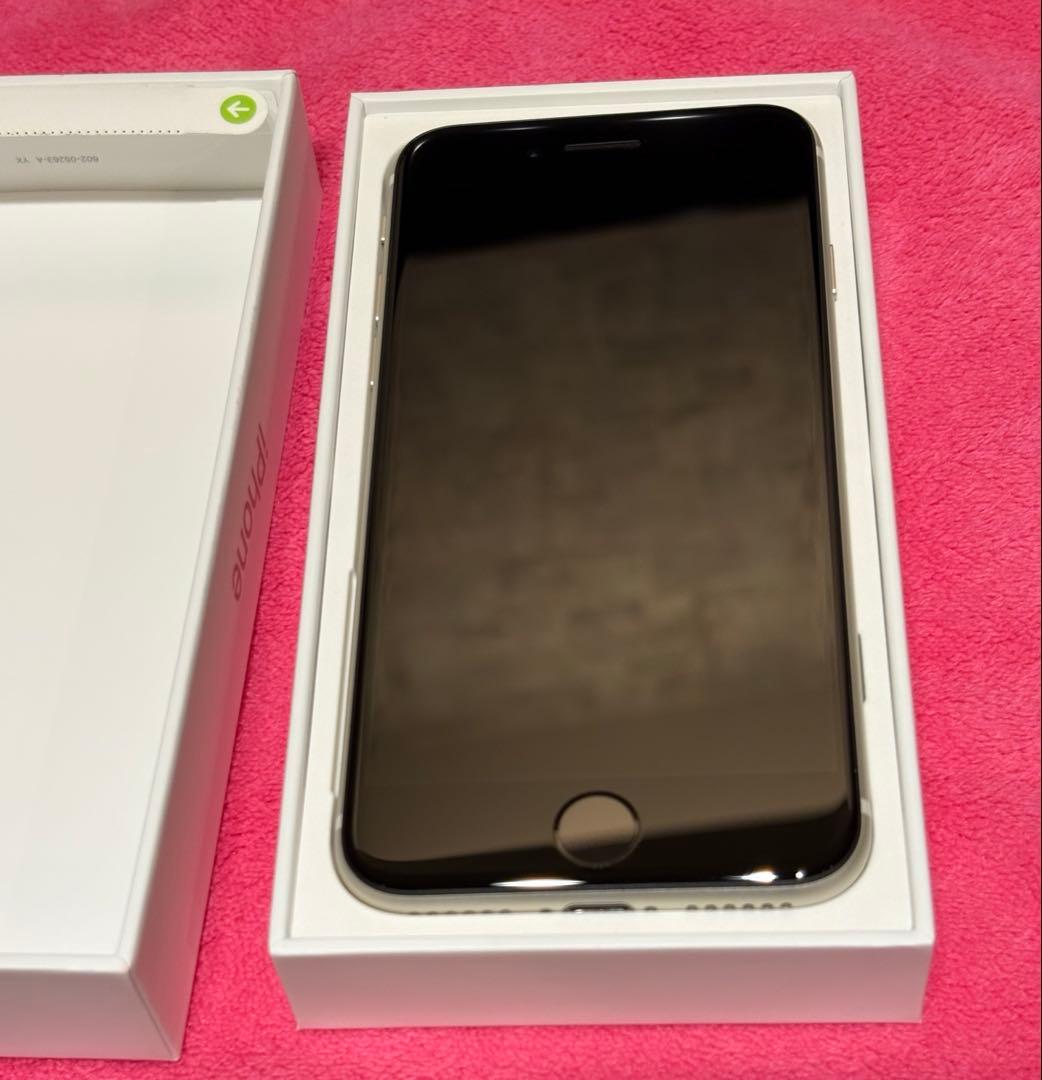 iPhone SE 第3世代　64G 白 本体 充電ケーブル、箱付きSIMフリー