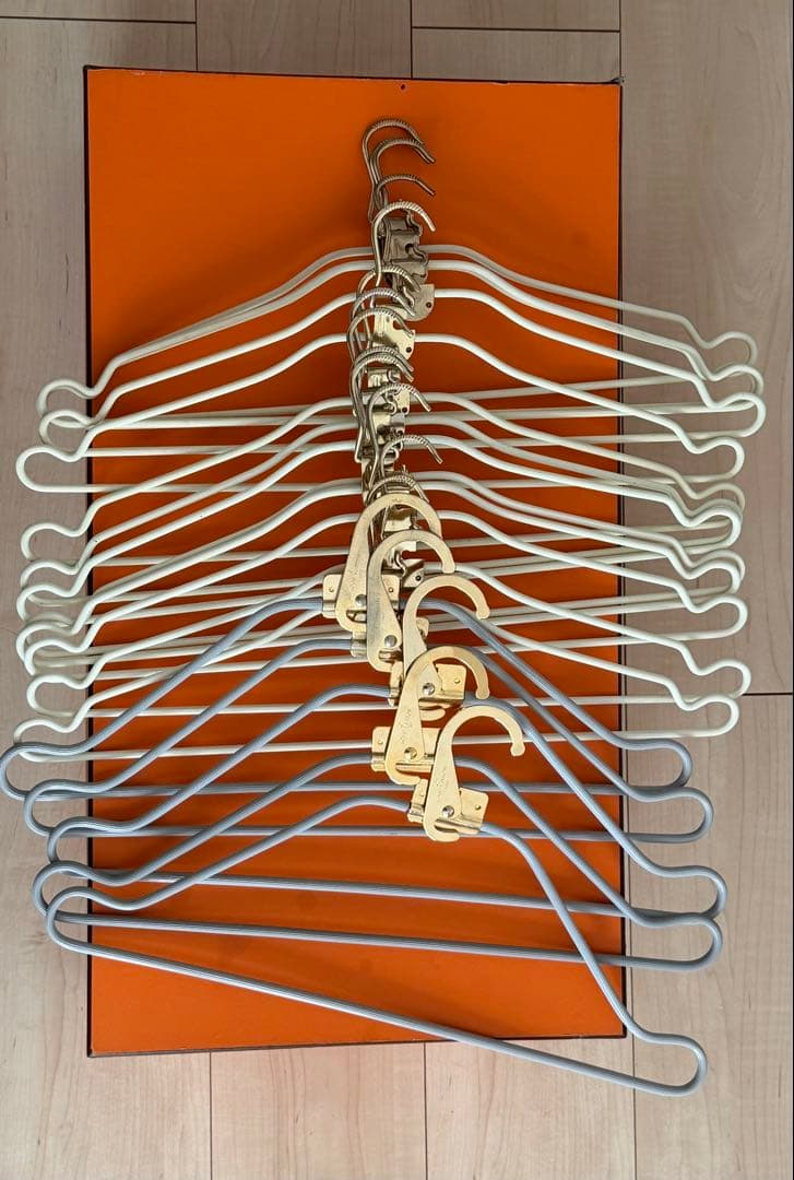 LOUIS VUITTONのハンガー＆HERMES ボックス