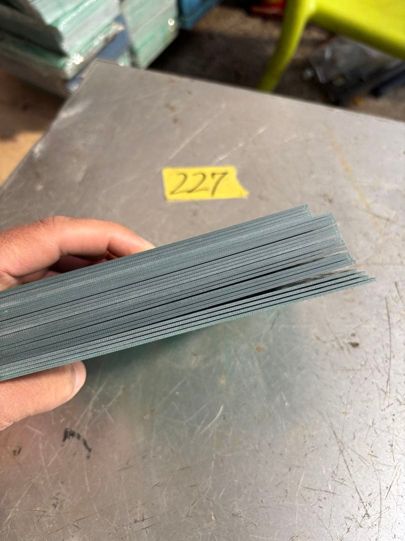 (約1キロ=25枚)ジャンク品。電磁基盤 。マザーボード。新品同様。未使用。