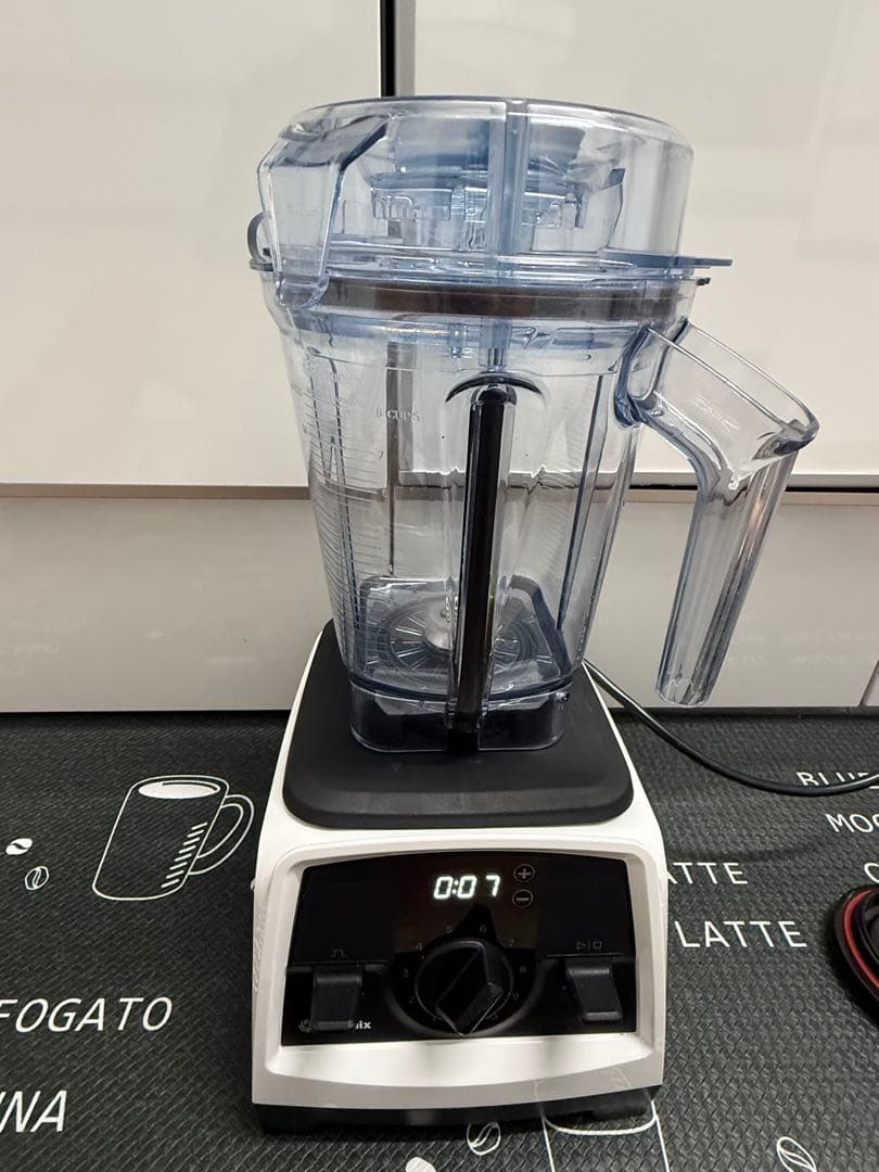 む*こ様 Vitamix ミキサー V1200i ホワイト