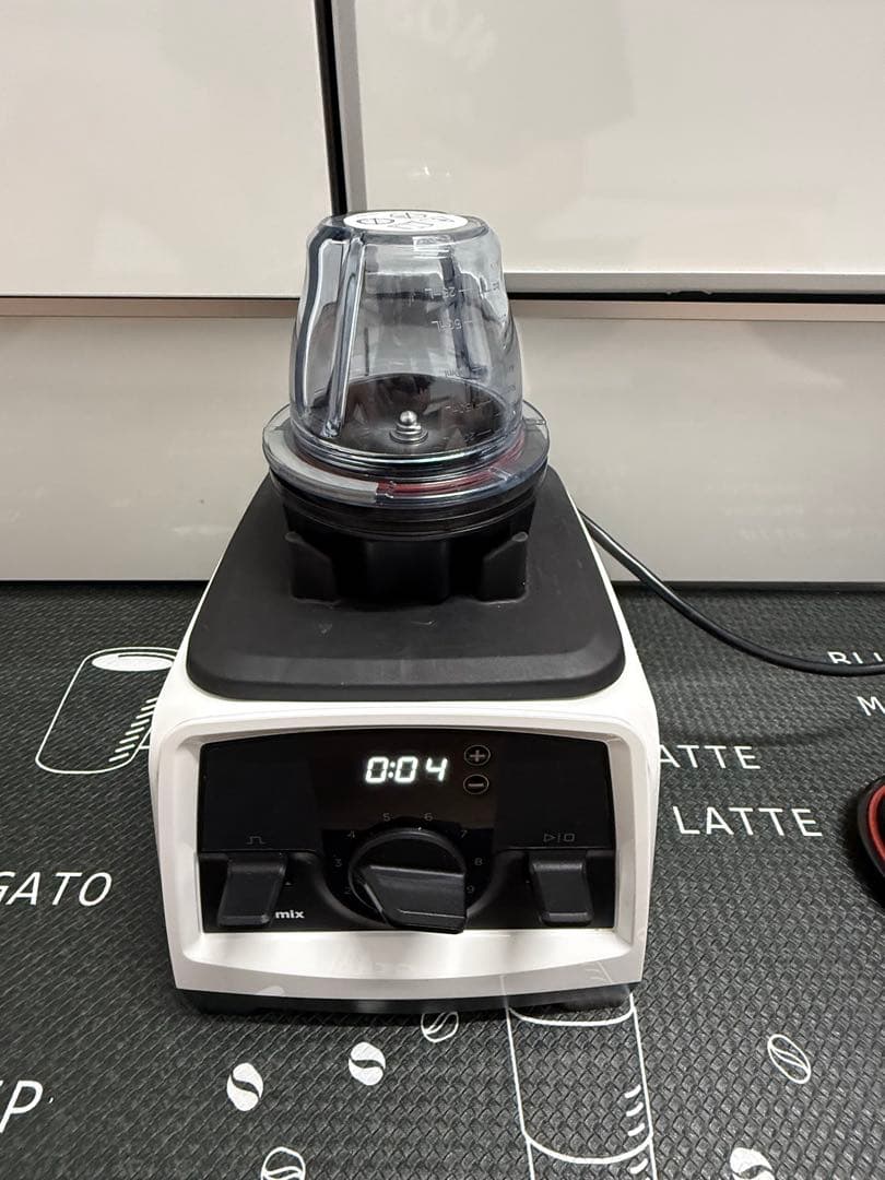 む*こ様 Vitamix ミキサー V1200i ホワイト