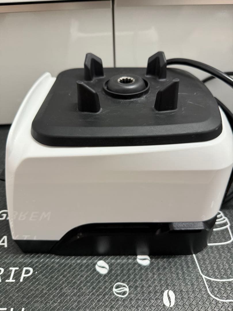 む*こ様 Vitamix ミキサー V1200i ホワイト