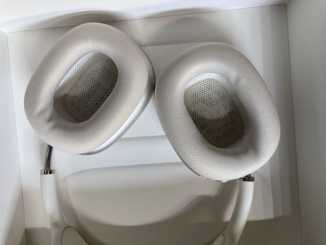 AirPods Max (USB-C) スターライト　2世代