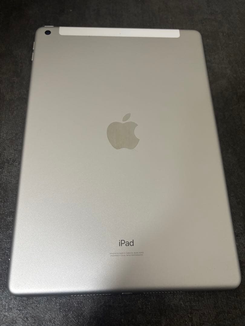 Apple iPad 第８世代 本体のみ32GB シルバー