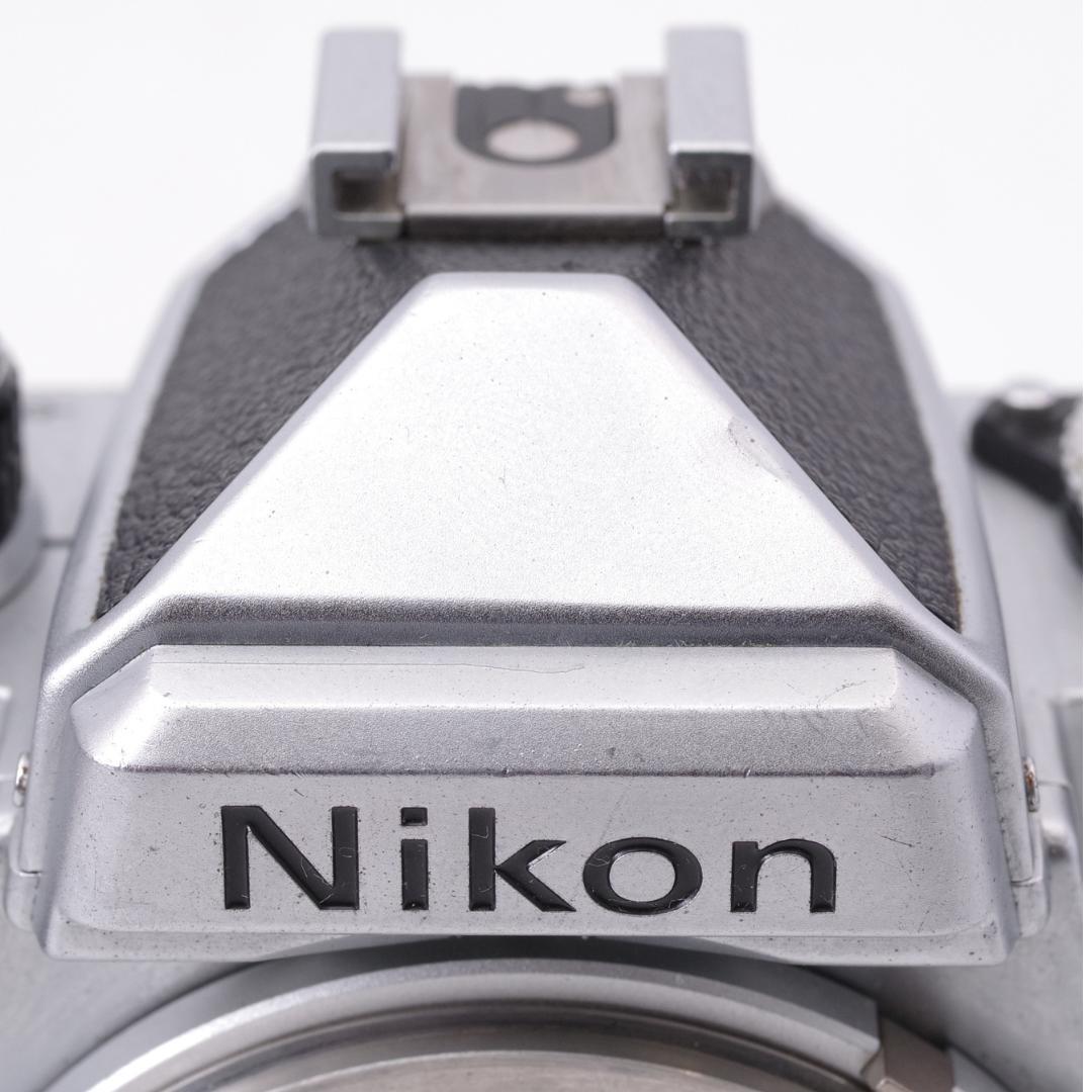 Nikon FE 説明書、ストラップ付き
